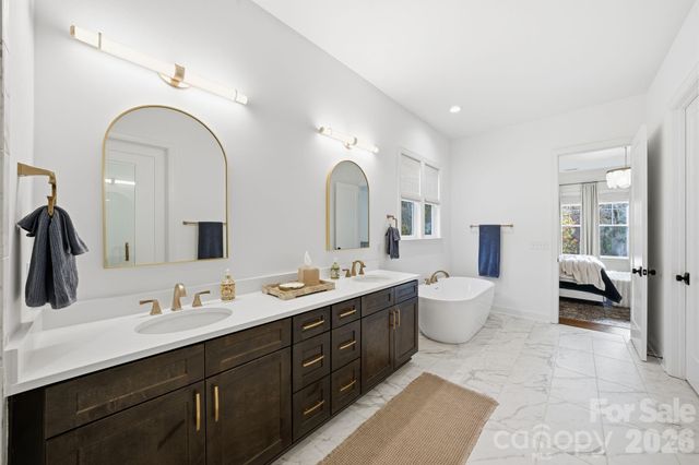 16515 Munson Hill Road, Charlotte, NC 28278