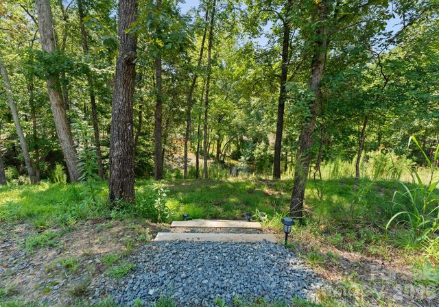 16515 Munson Hill Road, Charlotte, NC 28278