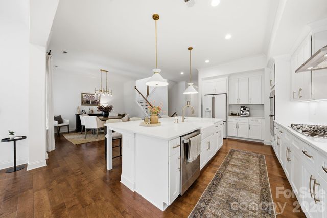 16515 Munson Hill Road, Charlotte, NC 28278