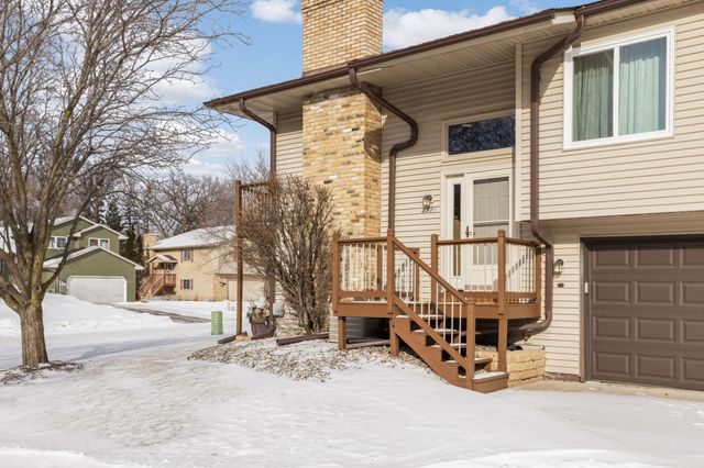 2329 Amberwood Drive, Woodbury, MN 55125