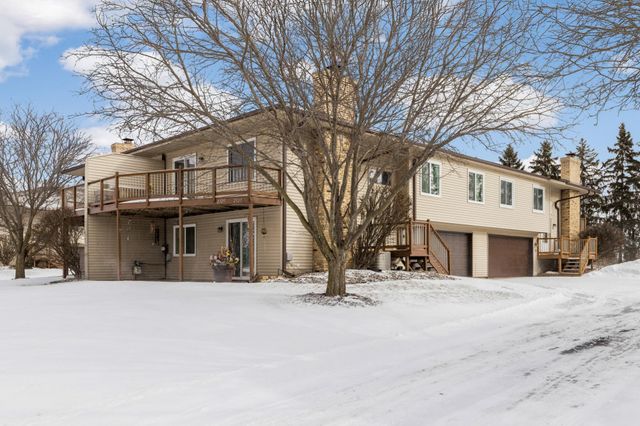 2329 Amberwood Drive, Woodbury, MN 55125