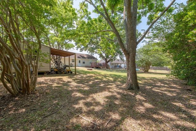 208 Petunia Dr, Taylor, AL 36301