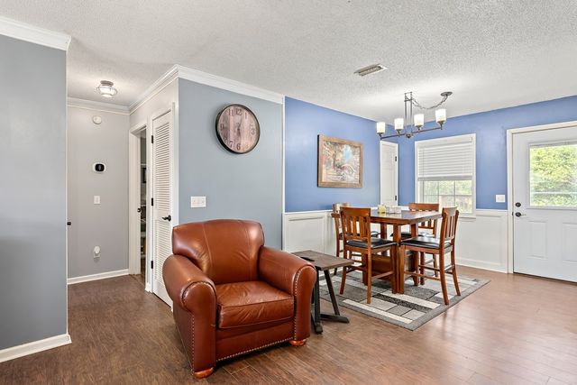 208 Petunia Dr, Taylor, AL 36301