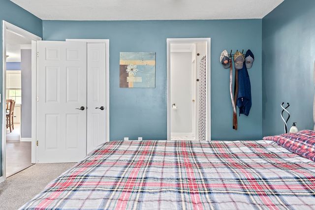 208 Petunia Dr, Taylor, AL 36301