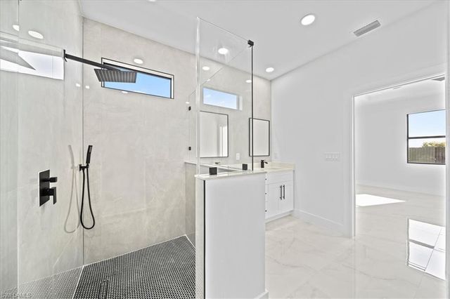 1713 NE 7th AVE, Cape Coral, FL 33909