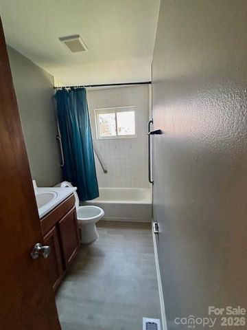 1410 Waddell Street, Charlotte, NC 28216