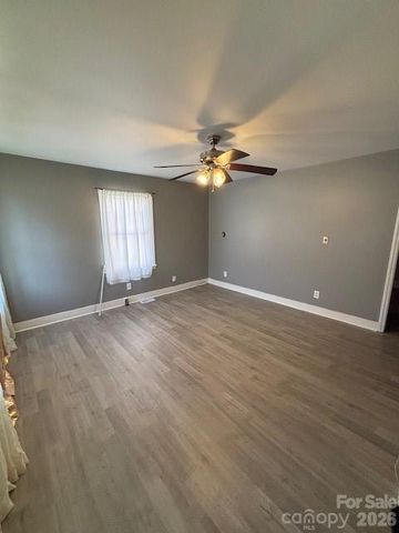 1410 Waddell Street, Charlotte, NC 28216