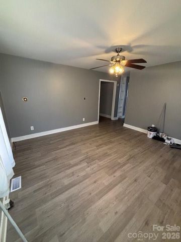 1410 Waddell Street, Charlotte, NC 28216