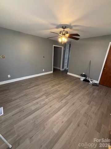 1410 Waddell Street, Charlotte, NC 28216