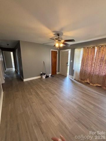 1410 Waddell Street, Charlotte, NC 28216