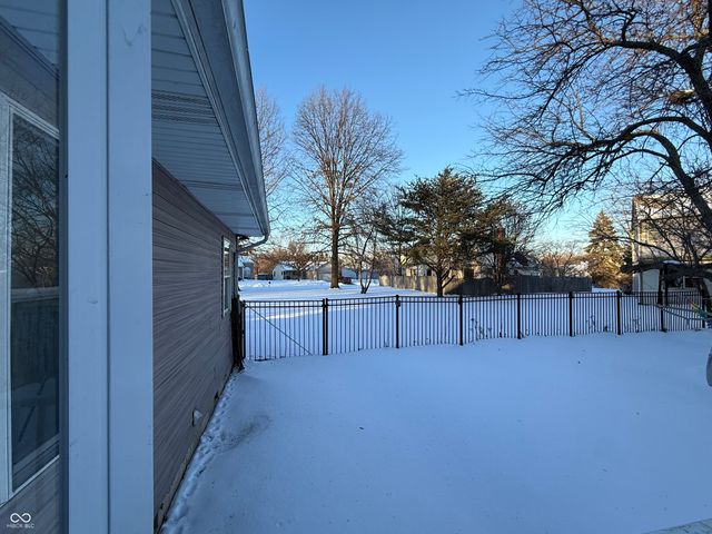 6335 Zionsville Road, Indianapolis, IN 46268