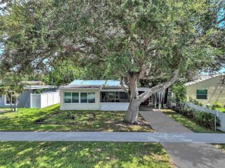 2407 Harding St, Hollywood, FL 33020