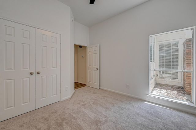 38 Tethered Vine Place, The Woodlands, TX 77382