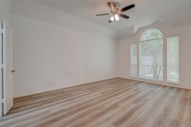 38 Tethered Vine Place, The Woodlands, TX 77382