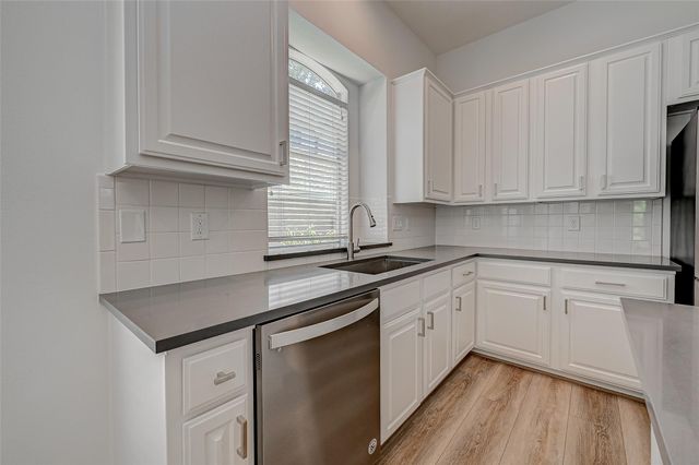 38 Tethered Vine Place, The Woodlands, TX 77382