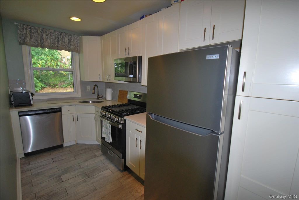 9 Stokes Road 1A, Yonkers, NY 10710 — photo 5