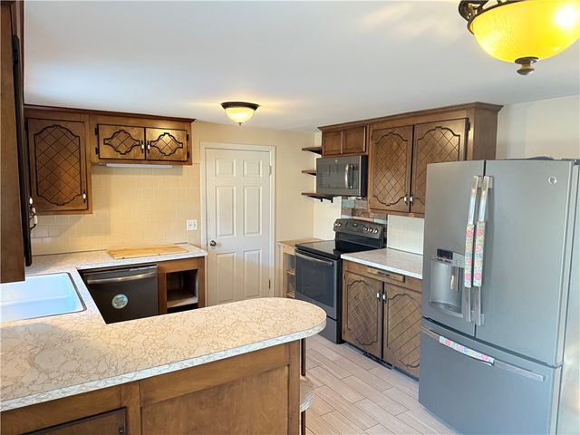 63 Ramblewood Drive, Warwick, RI 02889