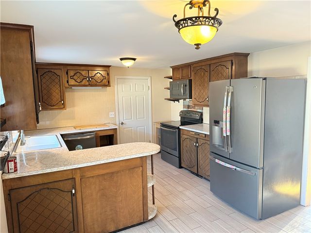 63 Ramblewood Drive, Warwick, RI 02889