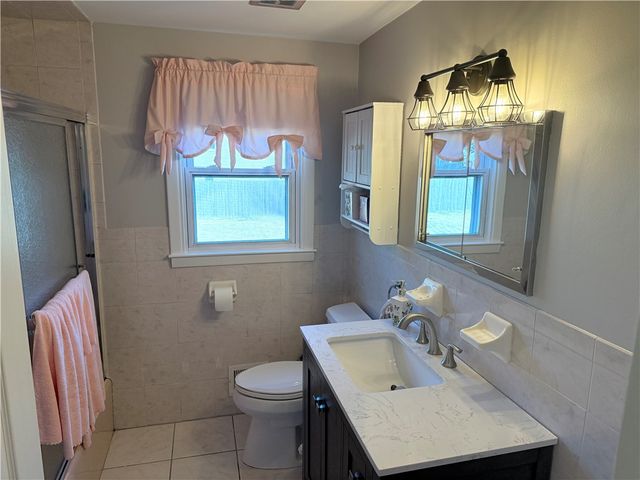 63 Ramblewood Drive, Warwick, RI 02889