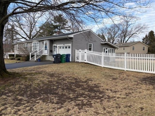 63 Ramblewood Drive, Warwick, RI 02889
