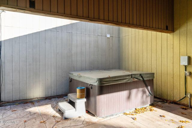 187 Thimbleberry Road, Malta, NY 12020