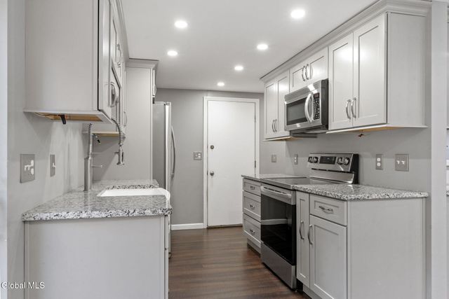 187 Thimbleberry Road, Malta, NY 12020