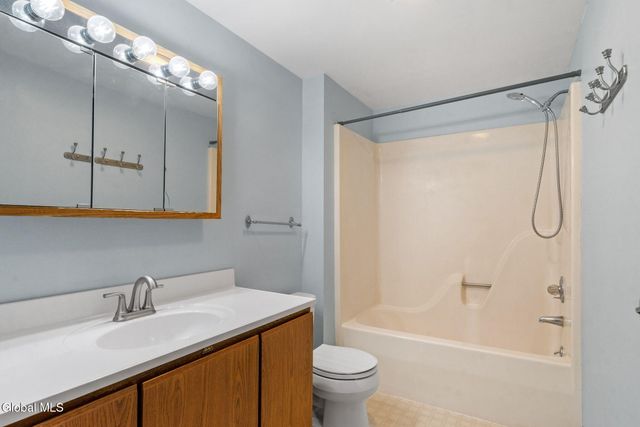 187 Thimbleberry Road, Malta, NY 12020