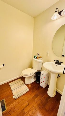 294 Hayden Rowe St 294, Hopkinton, MA 01748