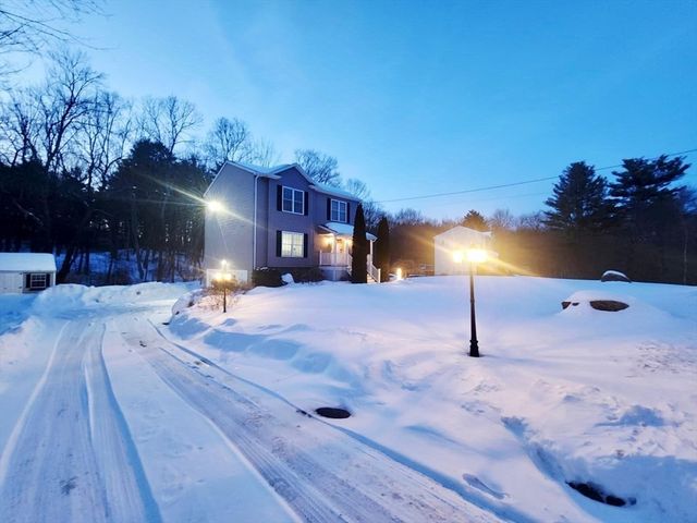 294 Hayden Rowe St 294, Hopkinton, MA 01748