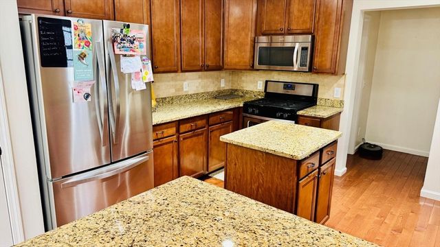 294 Hayden Rowe St 294, Hopkinton, MA 01748