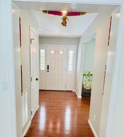 294 Hayden Rowe St 294, Hopkinton, MA 01748