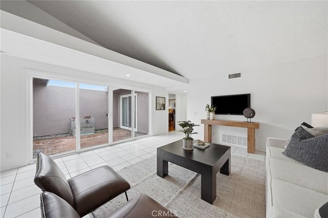 14352 Kipling Lane, Tustin, CA 92780