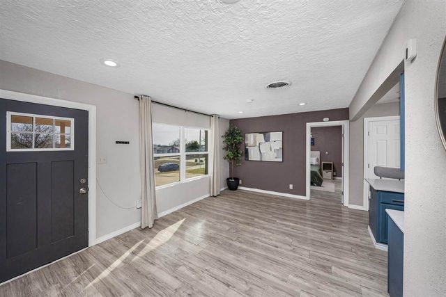 2425 NW 35th St, Lawton, OK 73505