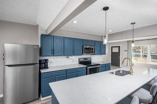 2425 NW 35th St, Lawton, OK 73505