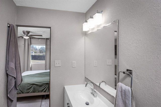 2425 NW 35th St, Lawton, OK 73505