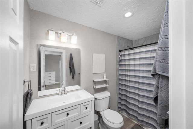 2425 NW 35th St, Lawton, OK 73505