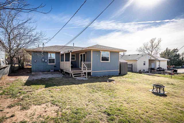 2425 NW 35th St, Lawton, OK 73505