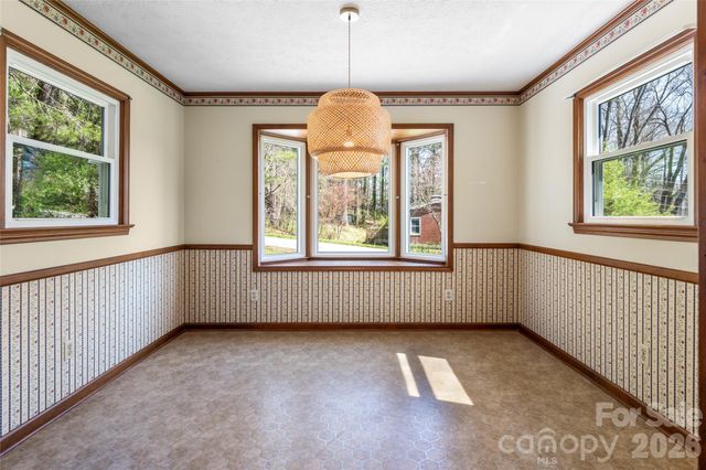 215 Browning Avenue, Hendersonville, NC 28791