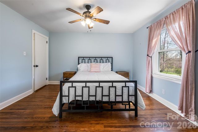 215 Browning Avenue, Hendersonville, NC 28791