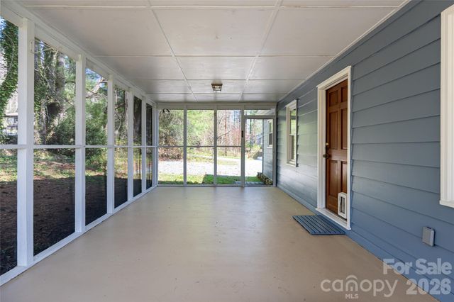 215 Browning Avenue, Hendersonville, NC 28791