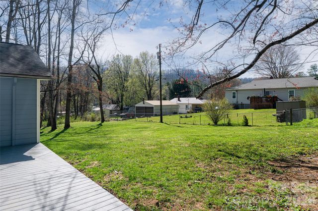 215 Browning Avenue, Hendersonville, NC 28791