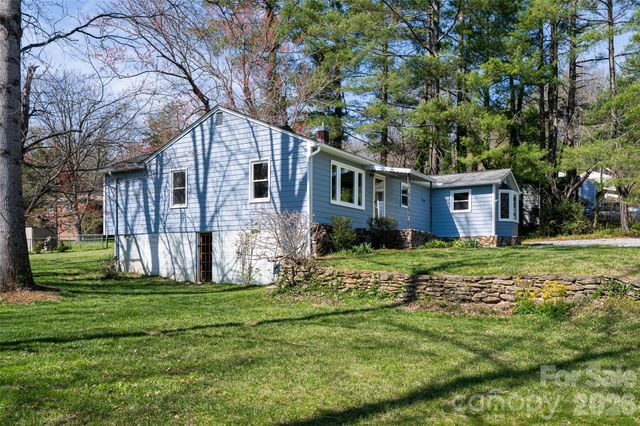 215 Browning Avenue, Hendersonville, NC 28791