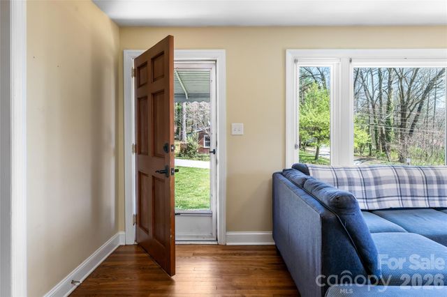 215 Browning Avenue, Hendersonville, NC 28791