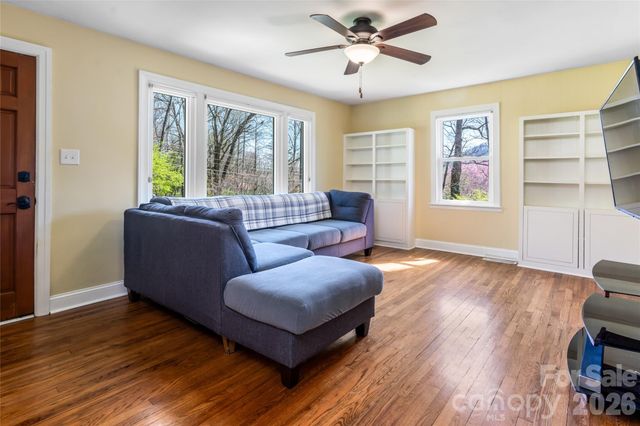 215 Browning Avenue, Hendersonville, NC 28791