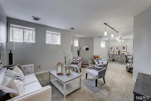 4256 Maryland Avenue LLE, St Louis, MO 63108