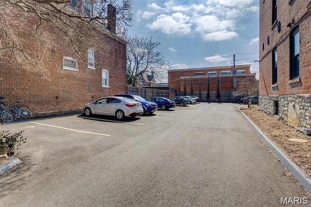 4256 Maryland Avenue LLE, St Louis, MO 63108