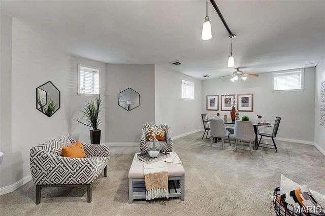 4256 Maryland Avenue LLE, St Louis, MO 63108