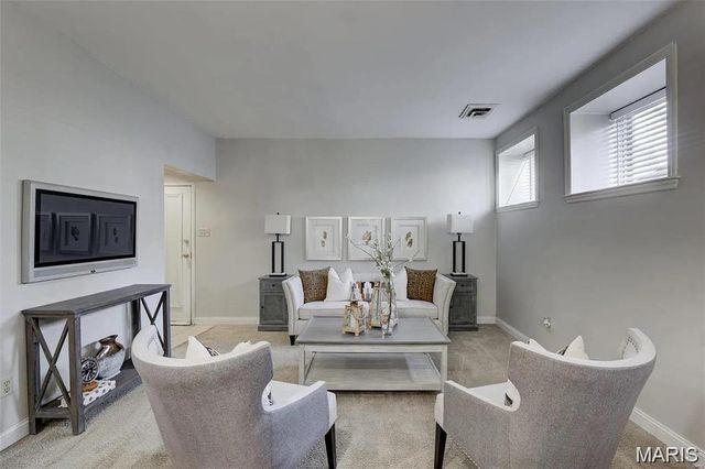 4256 Maryland Avenue LLE, St Louis, MO 63108