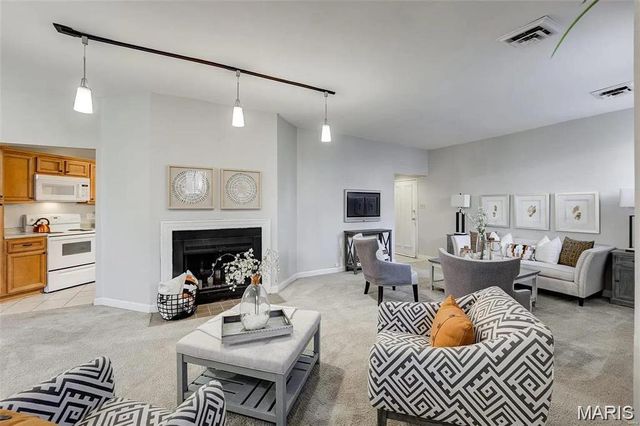 4256 Maryland Avenue LLE, St Louis, MO 63108