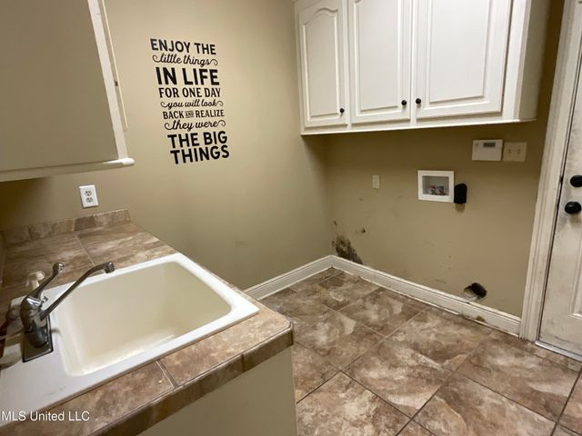 221 Pearlie Owens Drive, Byram, MS 39212